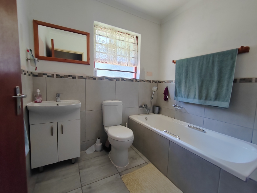 3 Bedroom Property for Sale in Seaview Eastern Cape